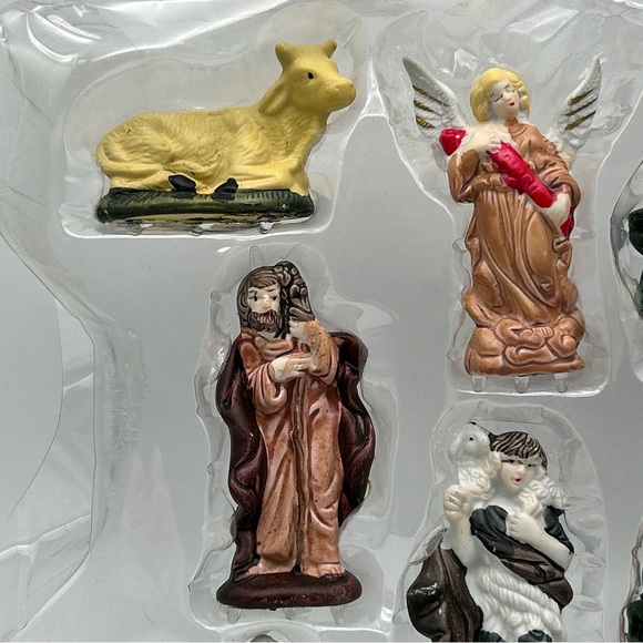 11 pc Porcelain Nativity Scene w/ Manger Christmas Jesus,Mary,Joseph, 3-wisemen - Picture 7 of 16